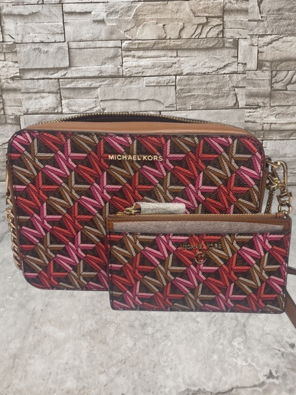 Michael Kors Geometric 3D Logo Camera Crossbody & Matching Wallet Brown Pink Red